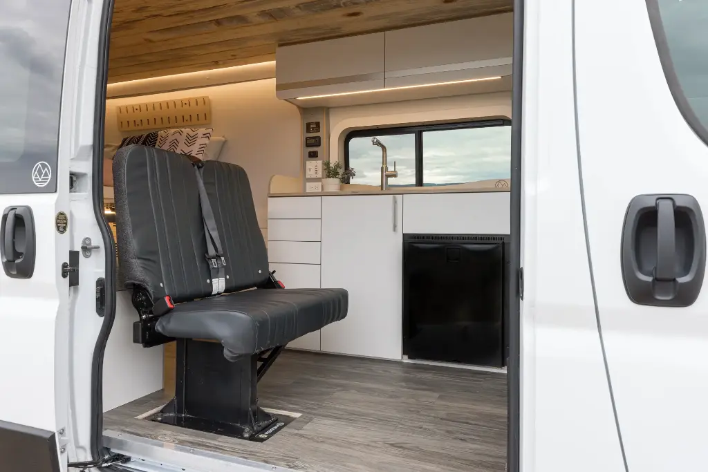 FOLDAWAY SECOND-ROW SEAT