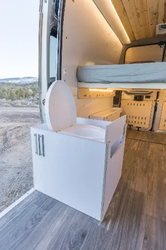 HIDEAWAY COMPOSTING TOILET